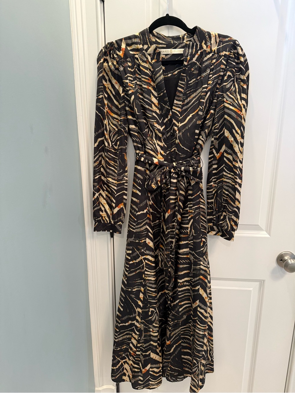 Marie Oliver Printed, Button front Belted Midi Maxi Dress Size 4